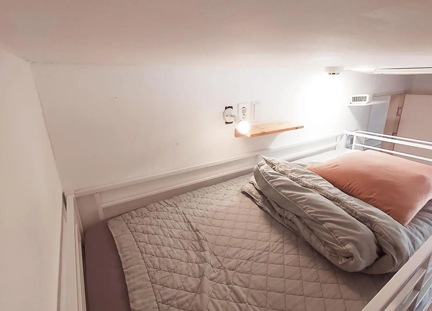 Blue Boat Hostel Myeongdong Seoul