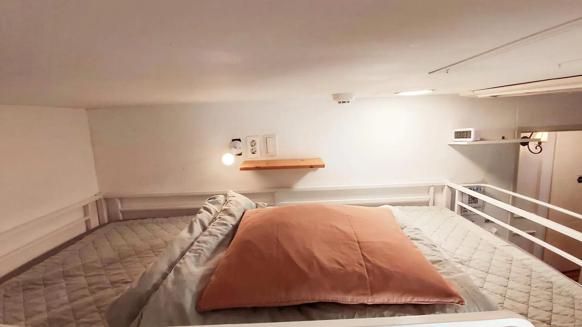 Blue Boat Hostel Myeongdong Seoul