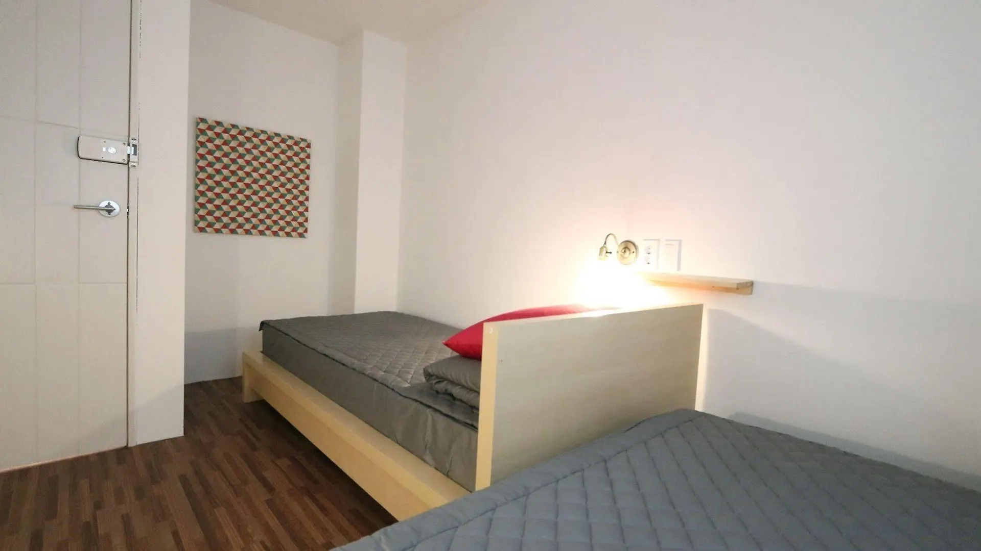 Blue Boat Hostel Myeongdong Seoul