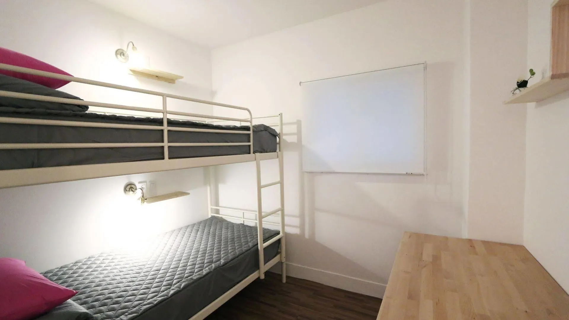 Blue Boat Hostel Myeongdong Seoul 0*,